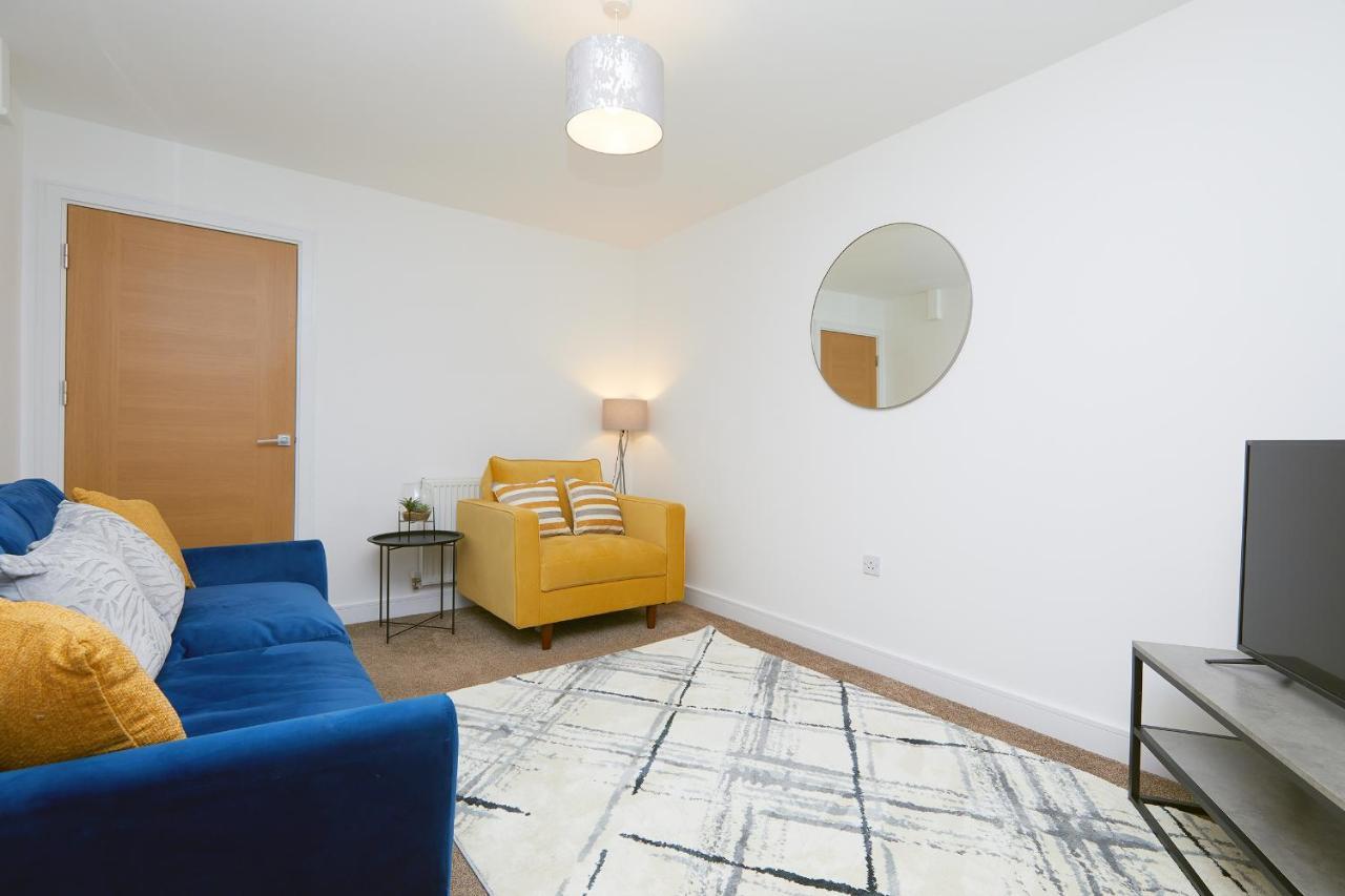 Comfort - 2 Bed House, 3 Min Walk To Hospital, Free Parking Casa de férias *
