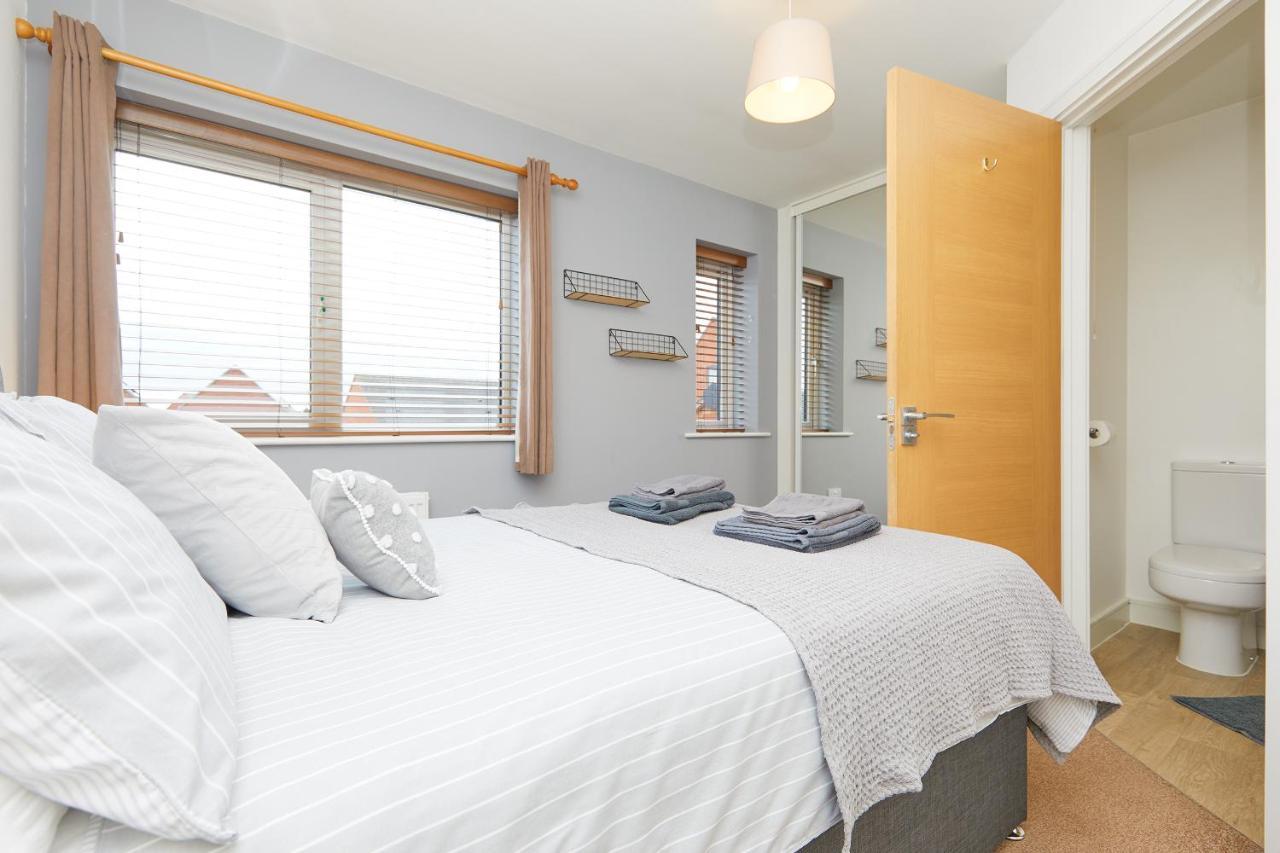 Comfort - 2 Bed House, 3 Min Walk To Hospital, Free Parking Casa de férias *