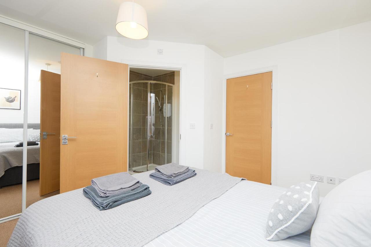 Casa de férias Comfort - 2 Bed House, 3 Min Walk To Hospital, Free Parking *
