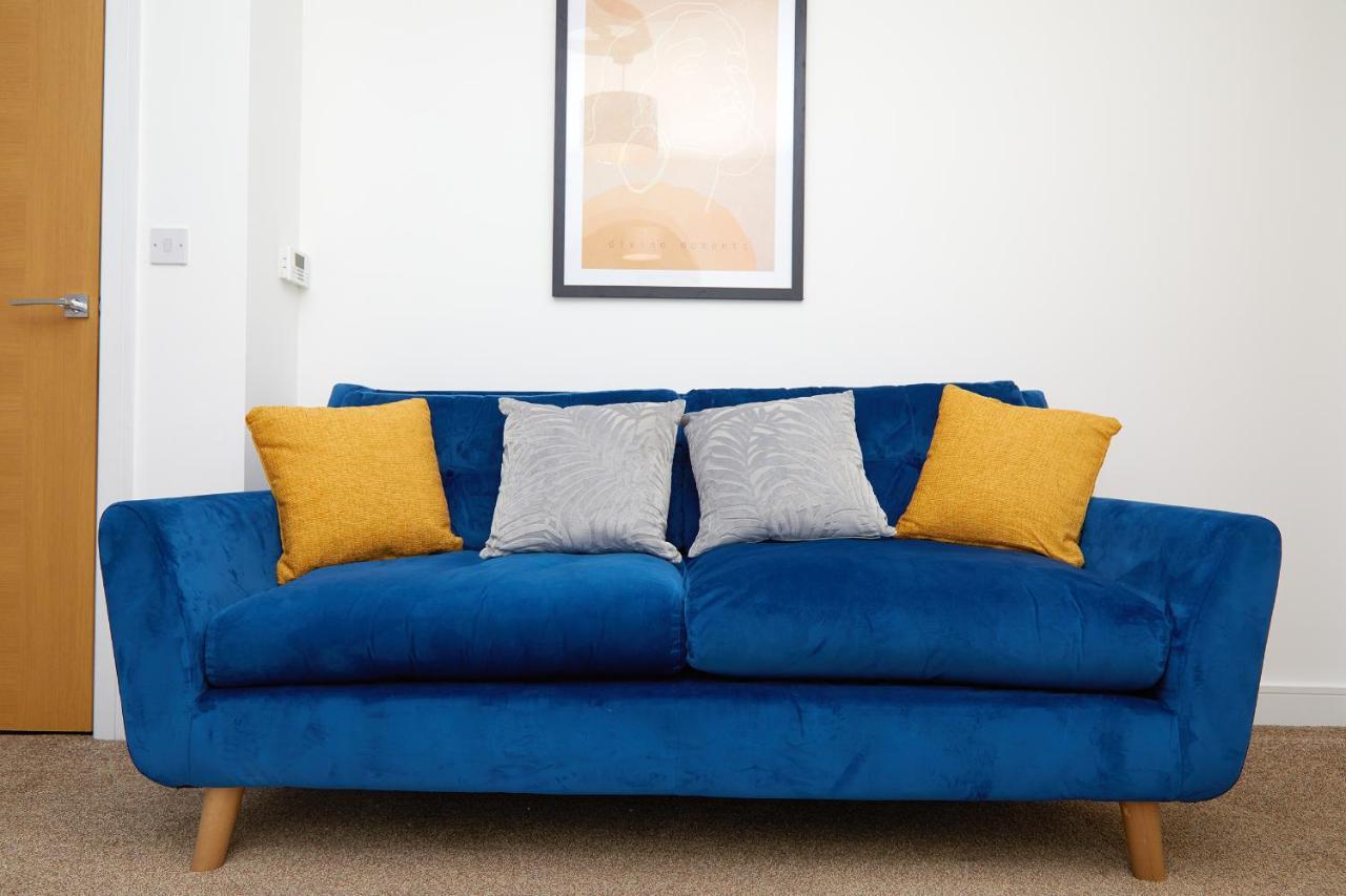 Comfort - 2 Bed House, 3 Min Walk To Hospital, Free Parking Casa de férias