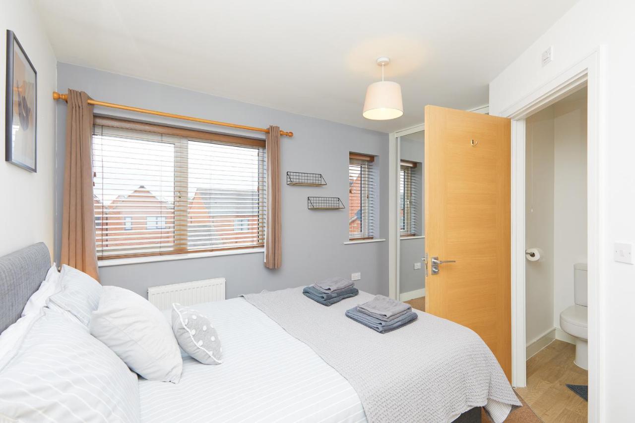 Comfort - 2 Bed House, 3 Min Walk To Hospital, Free Parking Casa de férias *