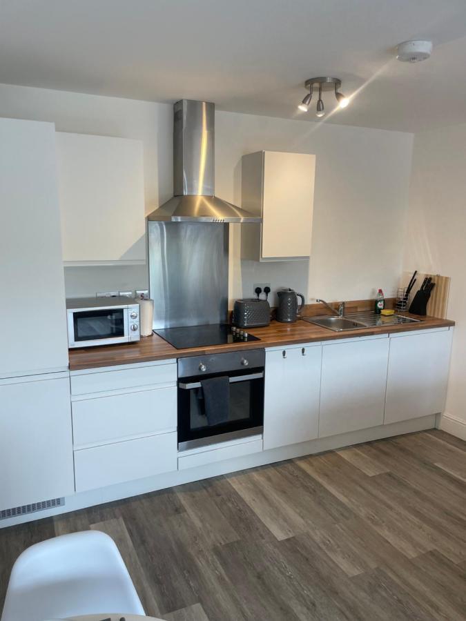 #0601 Two Bedroom Serviced - Free Parking Apartment Derby