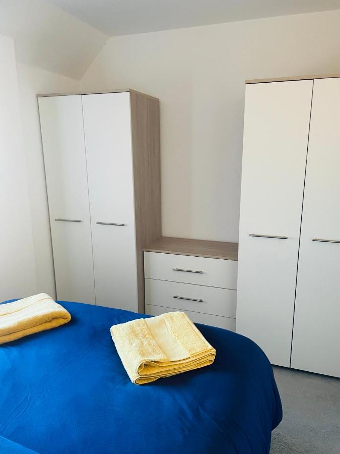 #0406 Lovely 2 Bedroom Serviced - Free Parking Apartamento