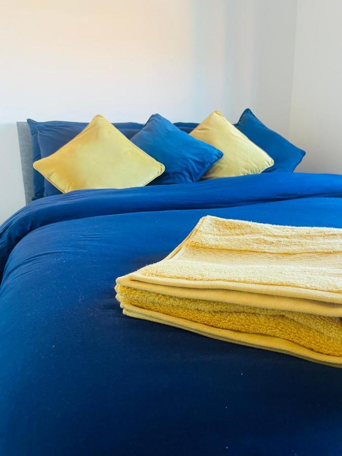 #0406 Lovely 2 Bedroom Serviced - Free Parking Apartamento