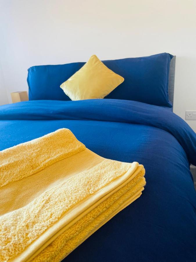 #0406 Lovely 2 Bedroom Serviced - Free Parking Apartamento