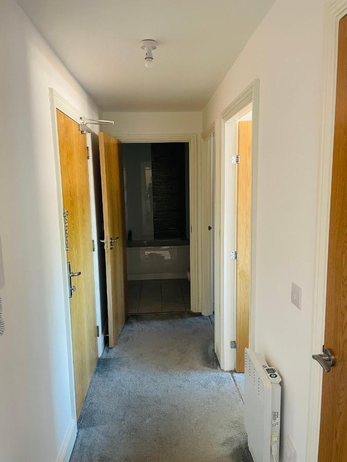 Apartamento #0406 Lovely 2 Bedroom Serviced - Free Parking Derby