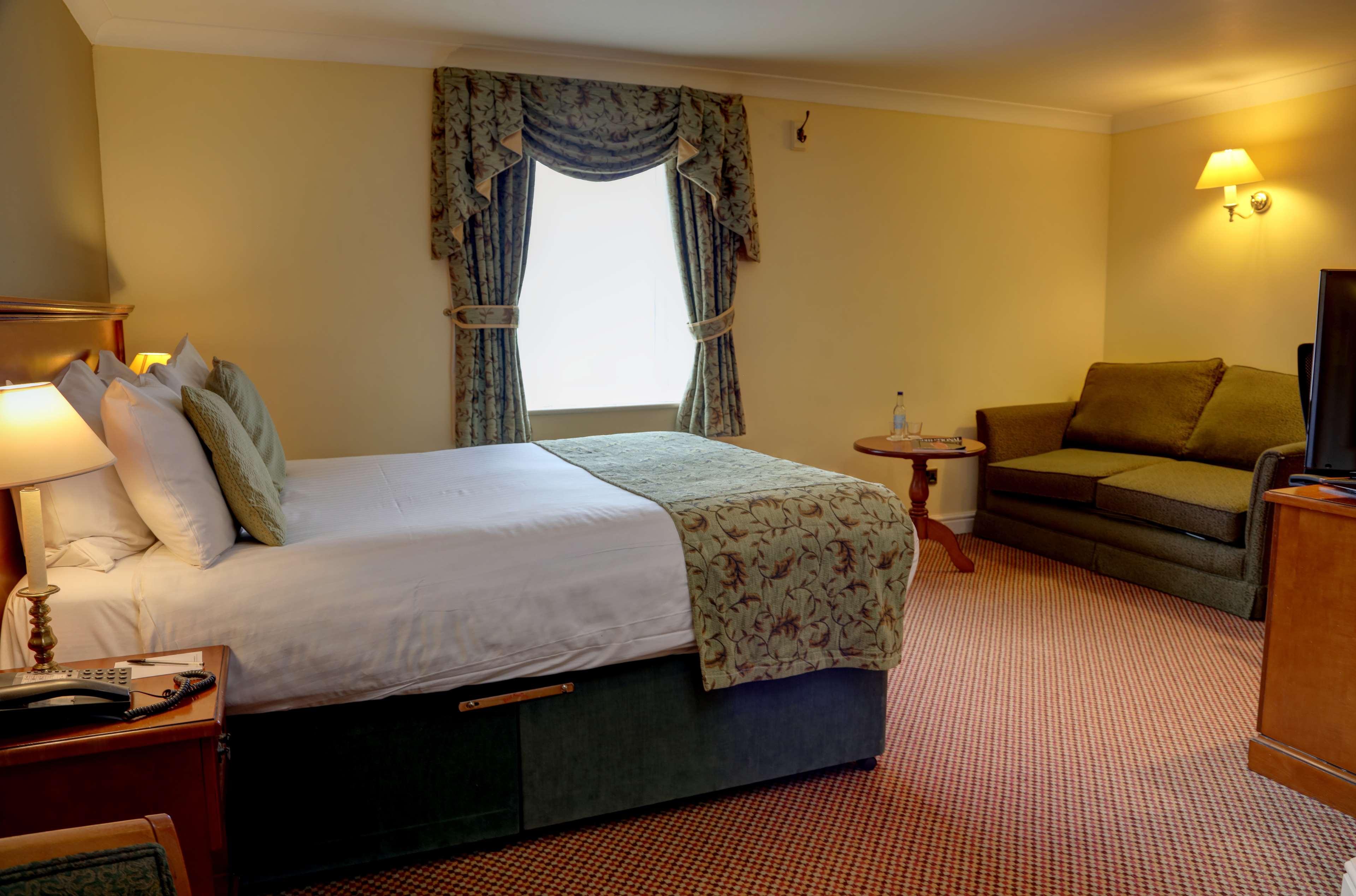 Hotel Western Premier Ema Yew