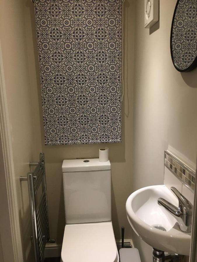 Guest house Pride Park Private Ensuite Room- 2 Beds- Free Parking *