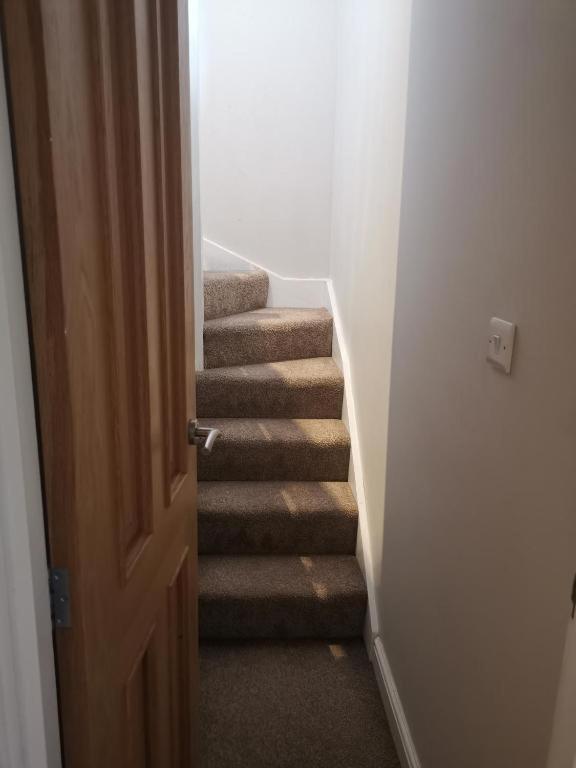 Guest house Pride Park Private Ensuite Room- 2 Beds- Free Parking Derby