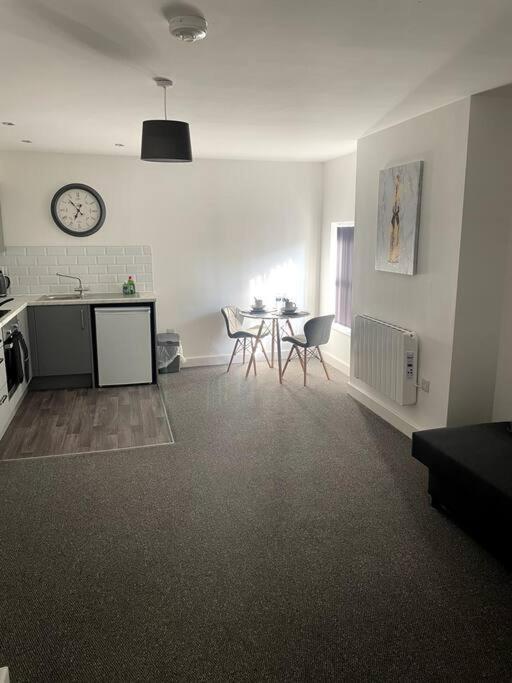 #6bs 1 Bed Serviced Derby