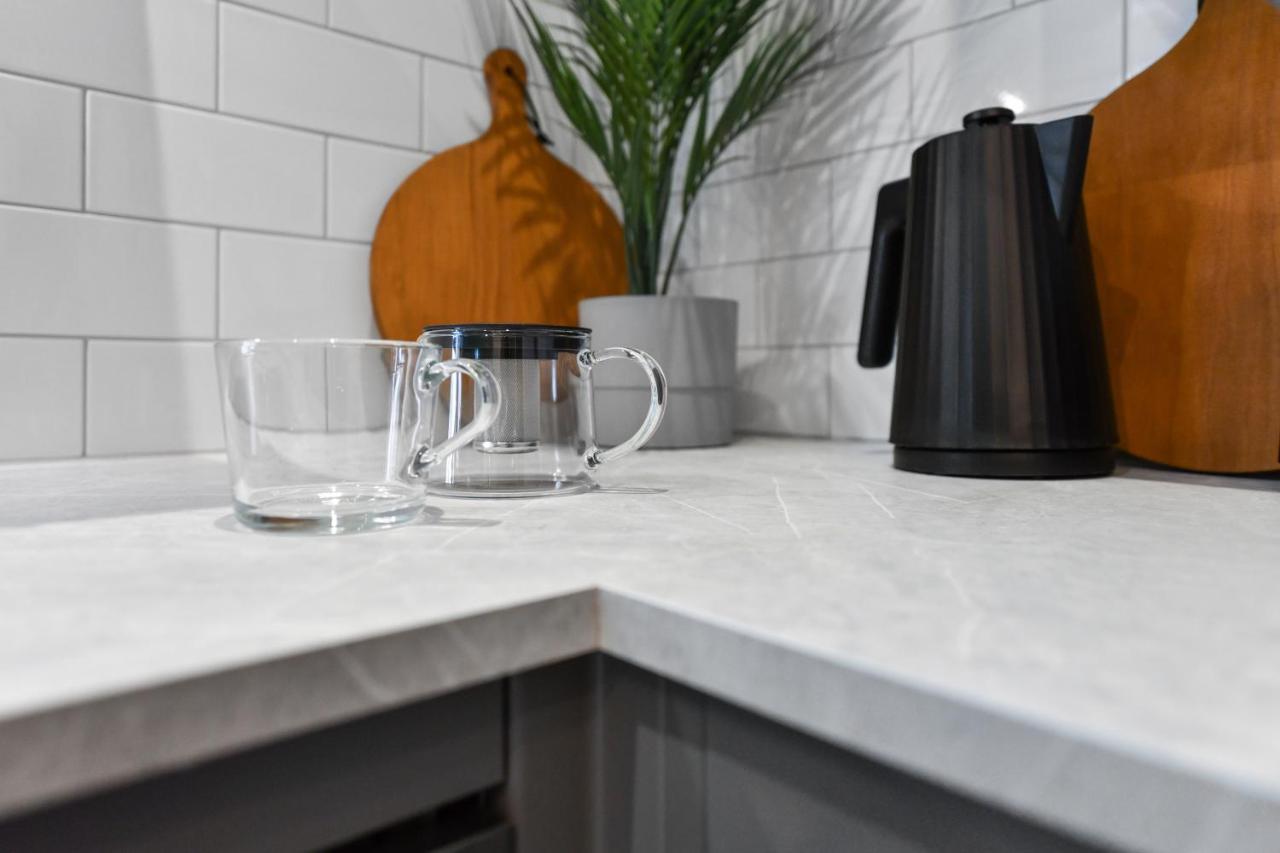 Apartment Close To Royal Hospital With Free Parking On-site