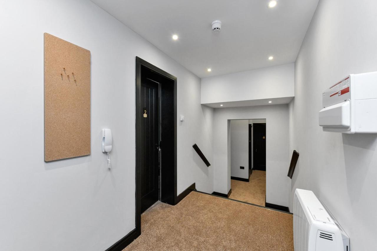 Close To Royal Hospital With Free Parking On-site Apartment *