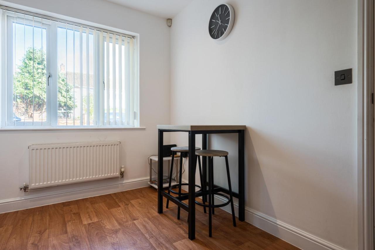 Casa de férias Parking - Spacious - Smart Tv - Self Checkin - Garden - King Derby