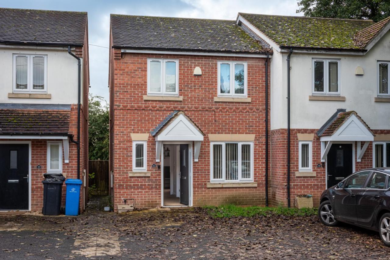 Parking - Spacious - Smart Tv - Self Checkin - Garden - King Derby
