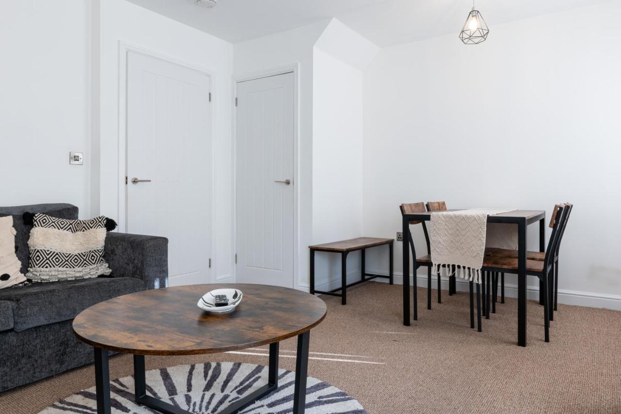 Parking - Spacious - Smart Tv - Self Checkin - Garden - King Derby