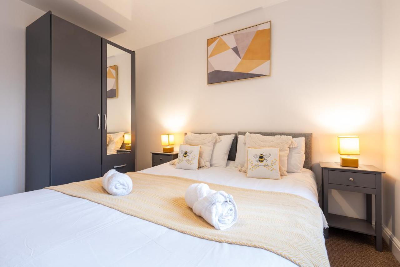 Casa de férias Parking - Spacious - Smart Tv - Self Checkin - Garden - King *