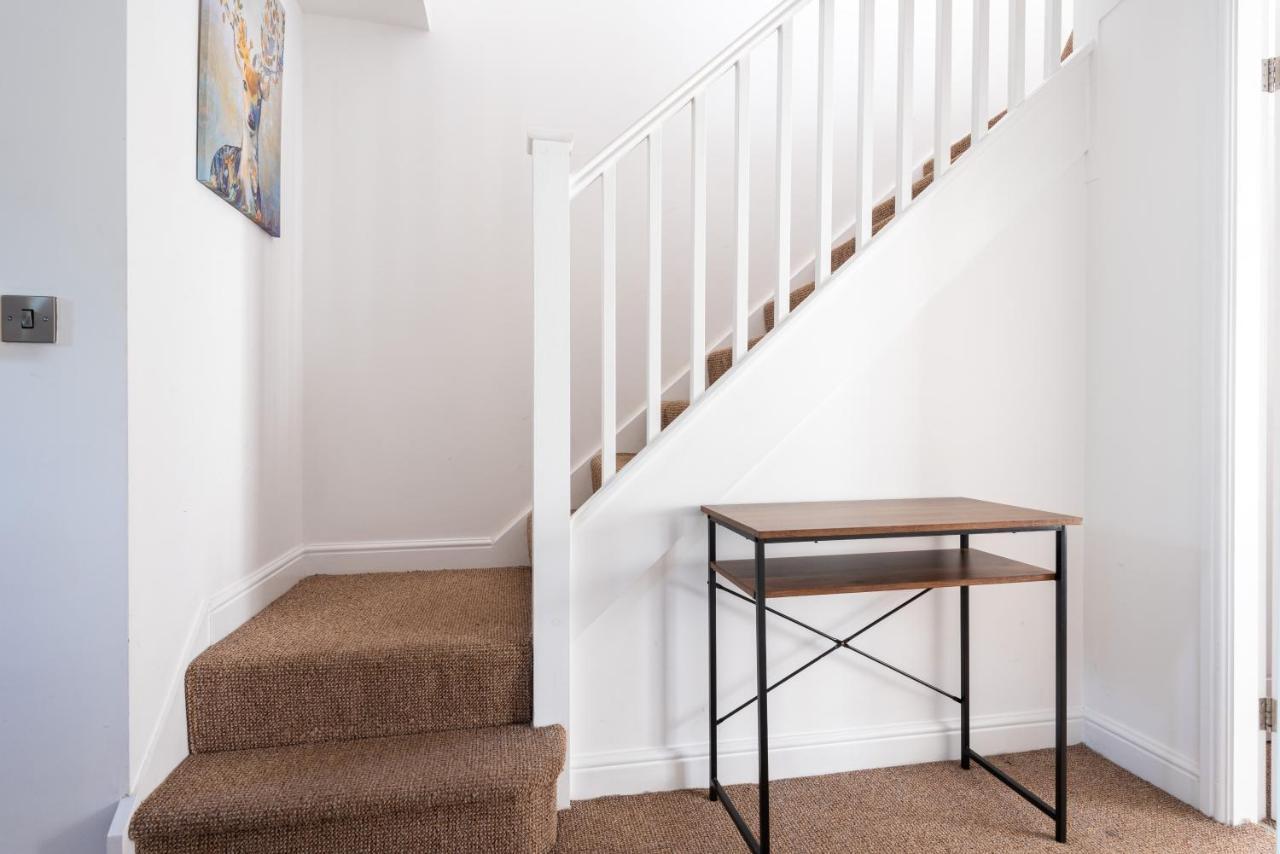 Parking - Spacious - Smart Tv - Self Checkin - Garden - King Derby