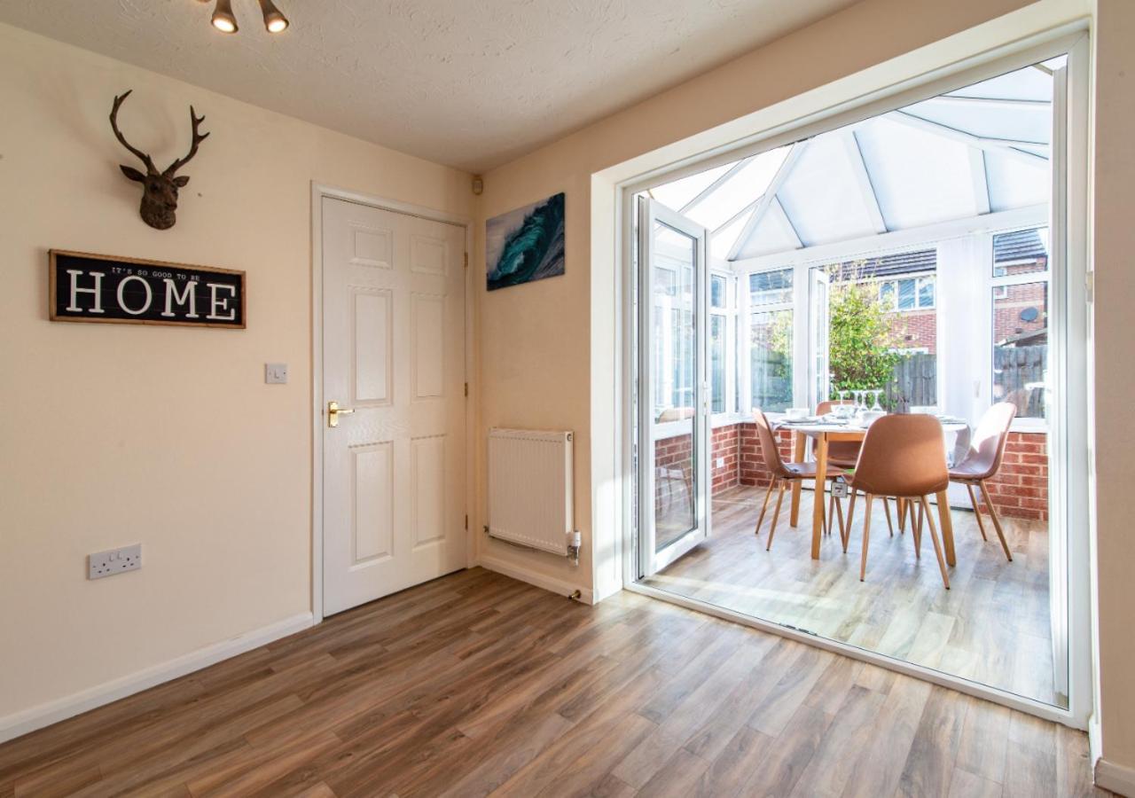 Mandarin 3 Bedroom With Garden And Parking
