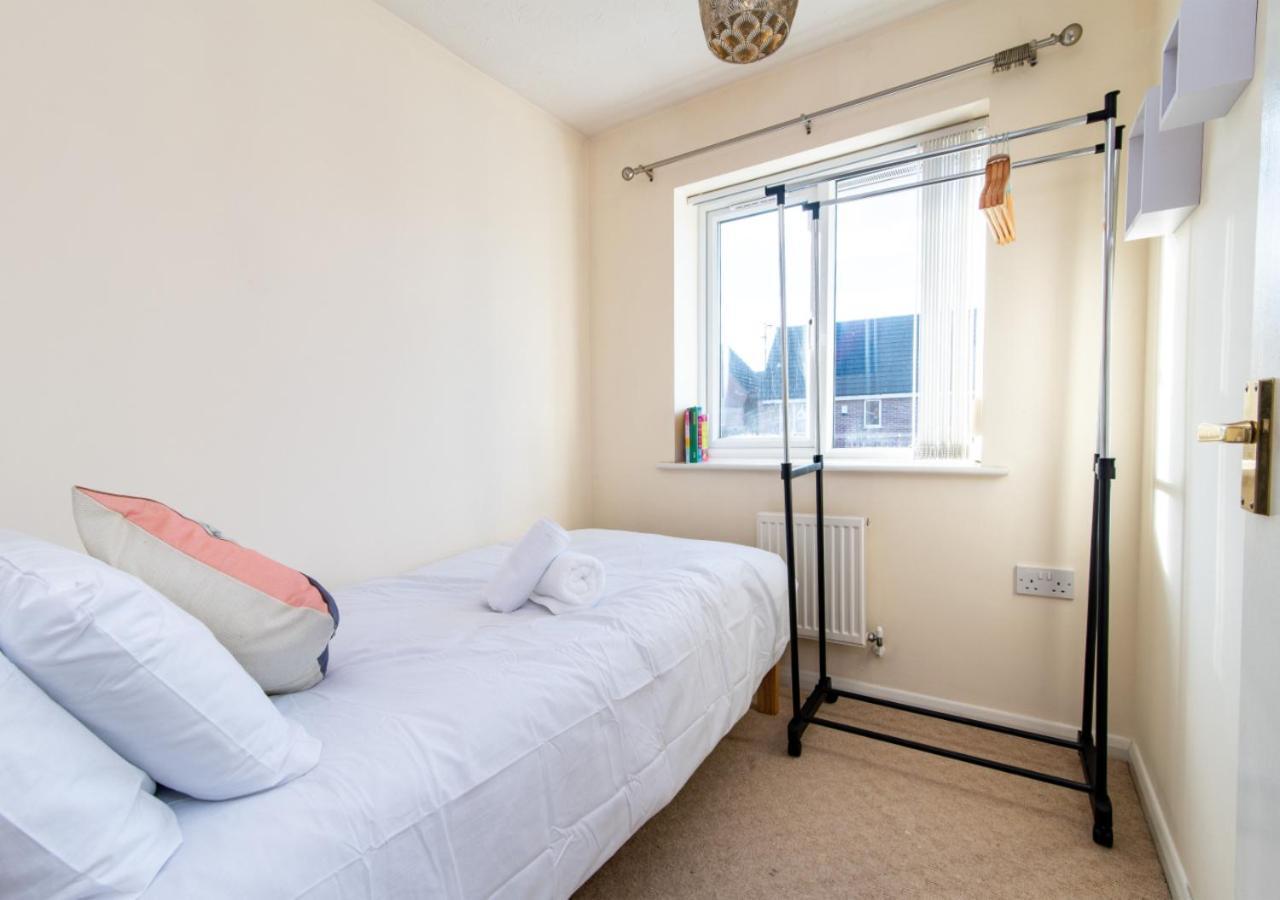Mandarin 3 Bedroom With Garden And Parking