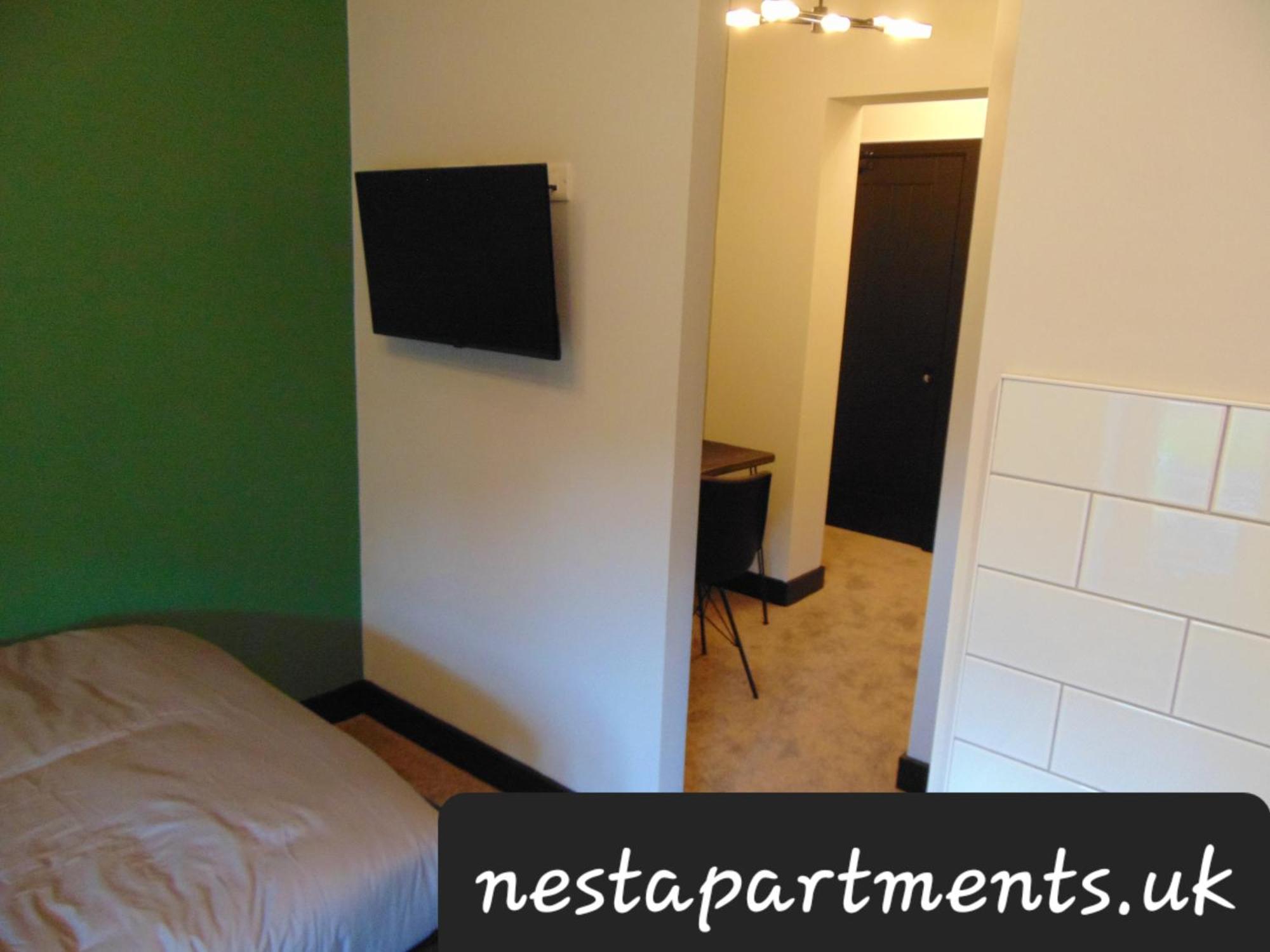 Close To Royal Hospital With Free Parking On-site Apartment *