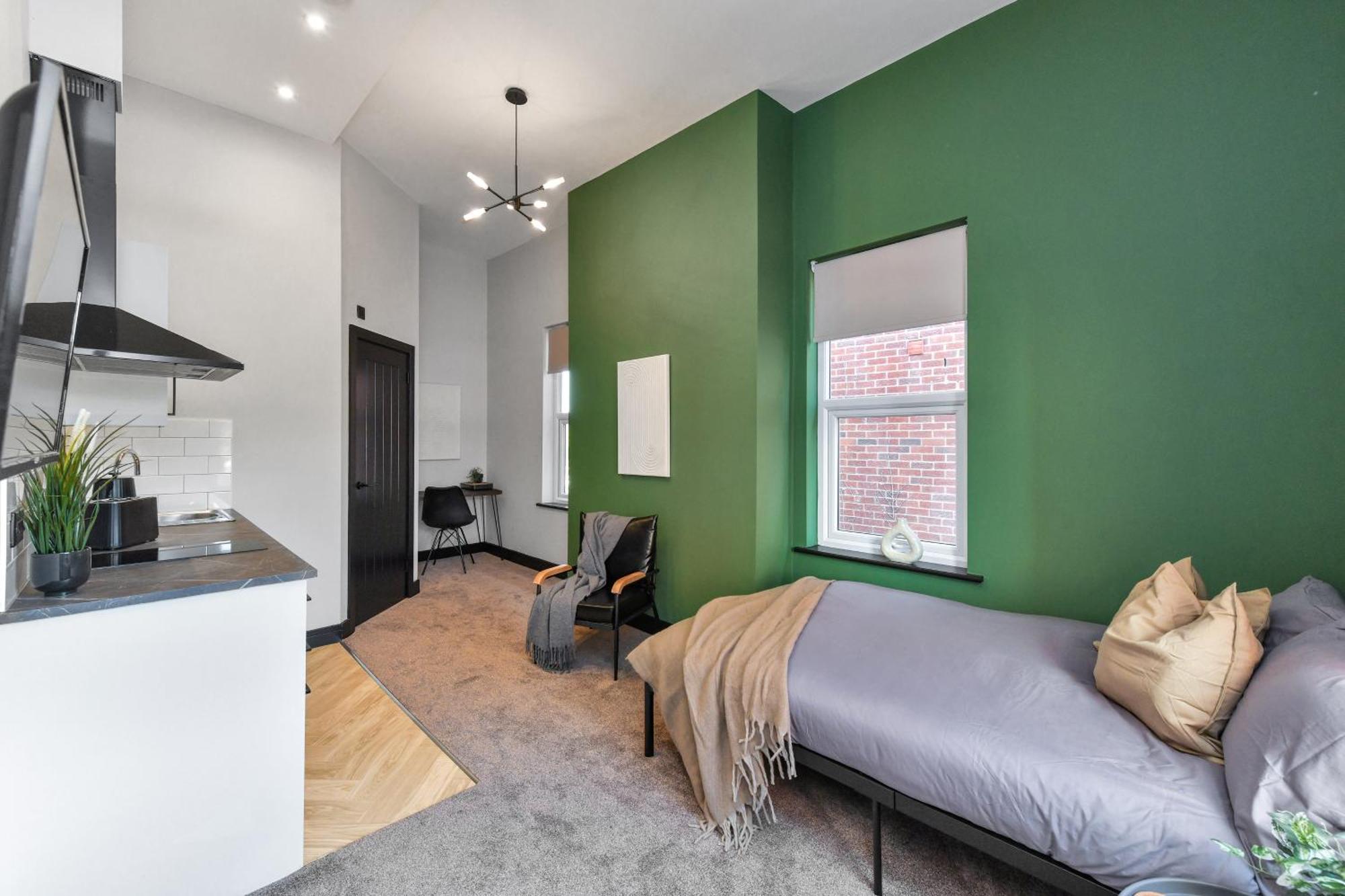 Close To Royal Hospital With Free Parking On-site Derby