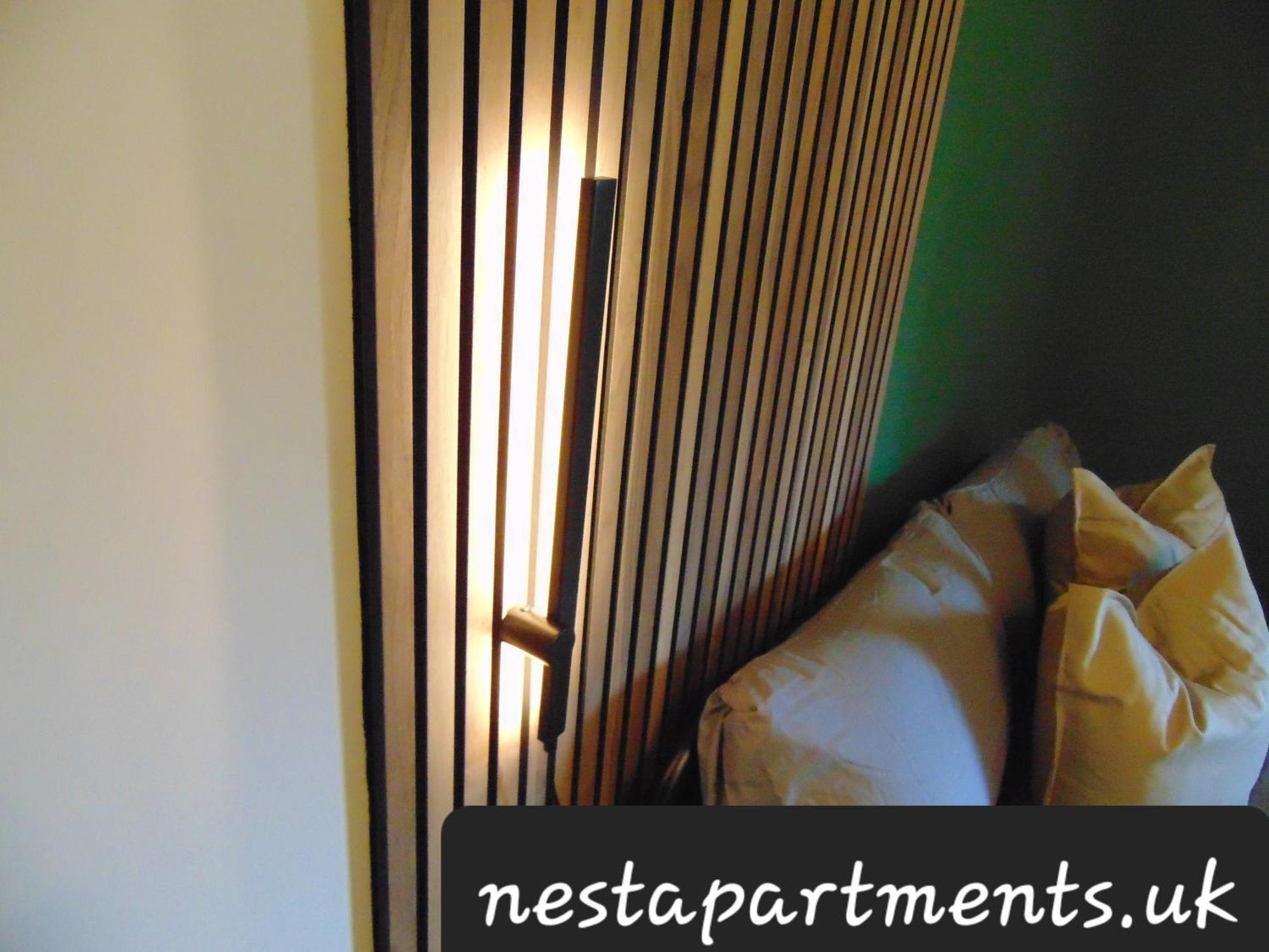 Close To Royal Hospital With Free Parking On-site Apartment