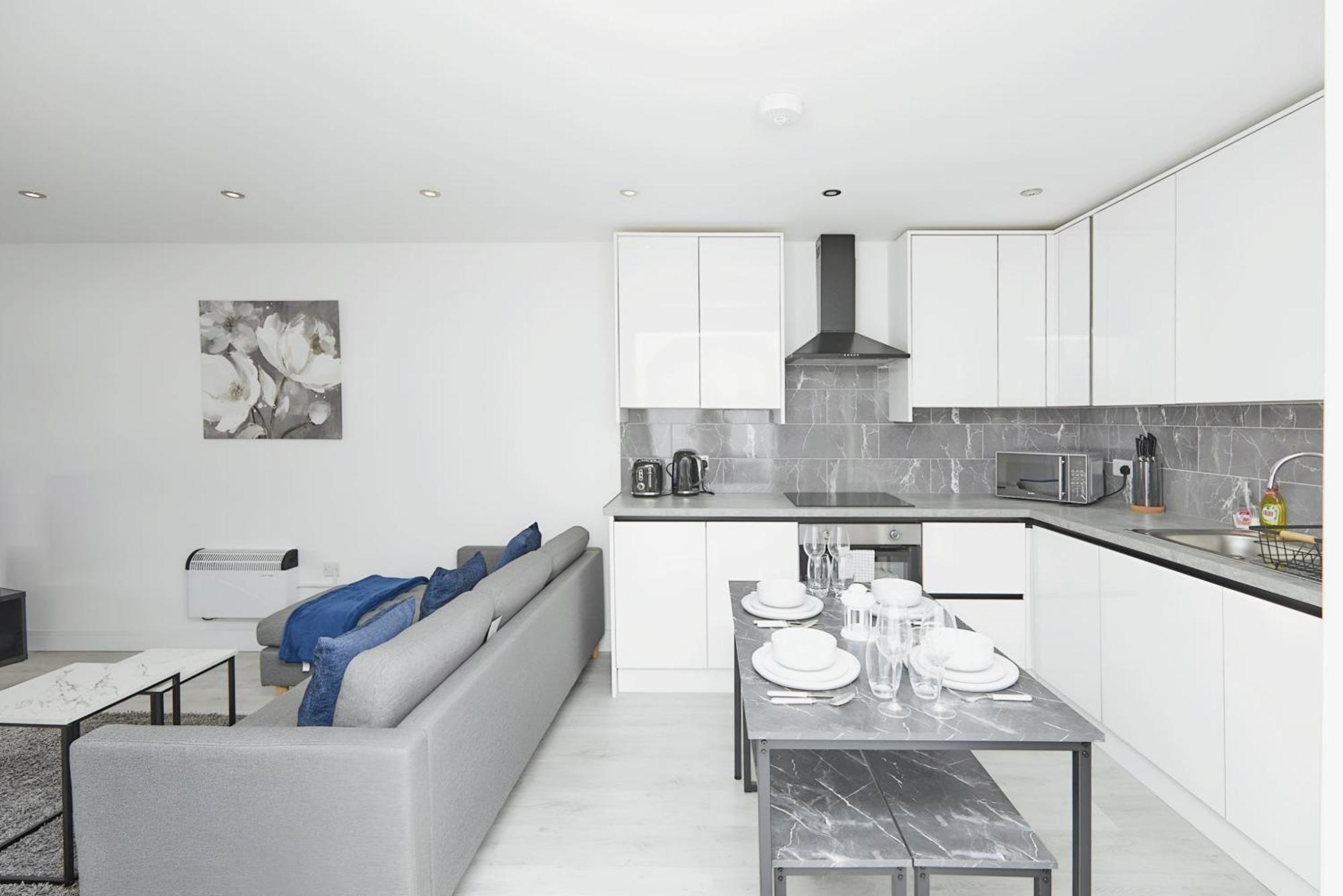 Modern In City Centre - Free Gated Parking