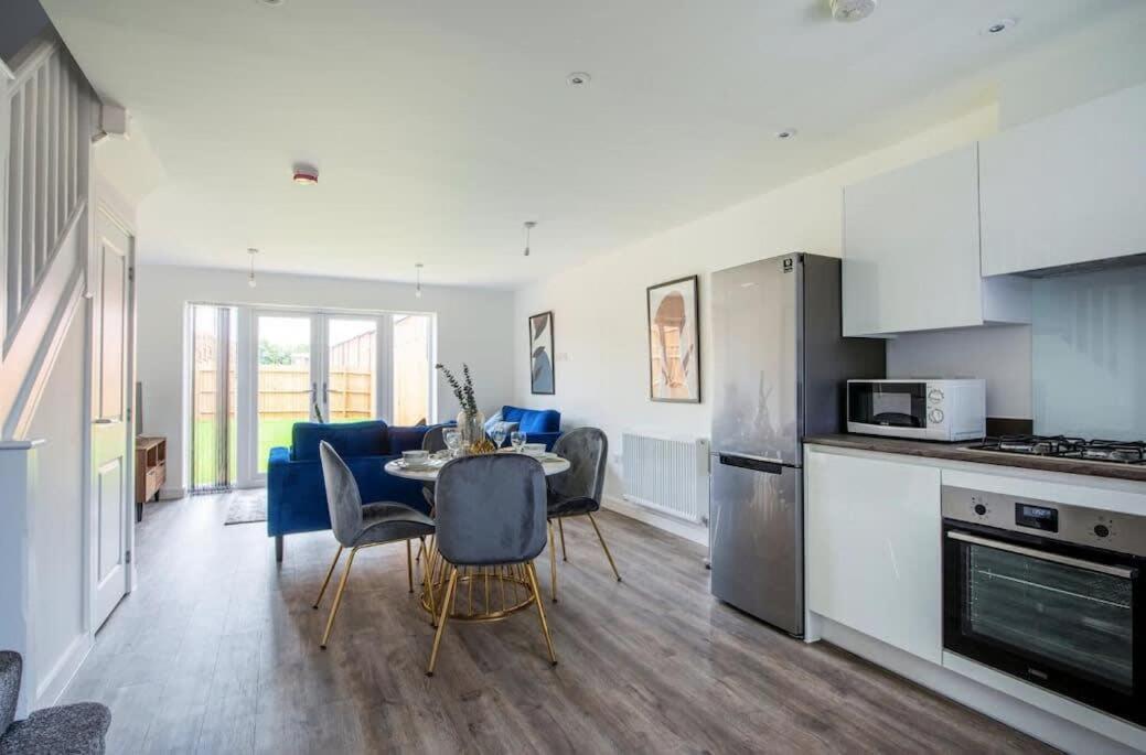 Lovely Brand New 3 Bedroom Centre House With Garden * Derby