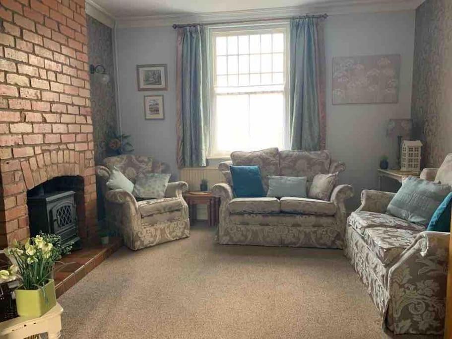 House On The Spacious-super Location Holiday home *