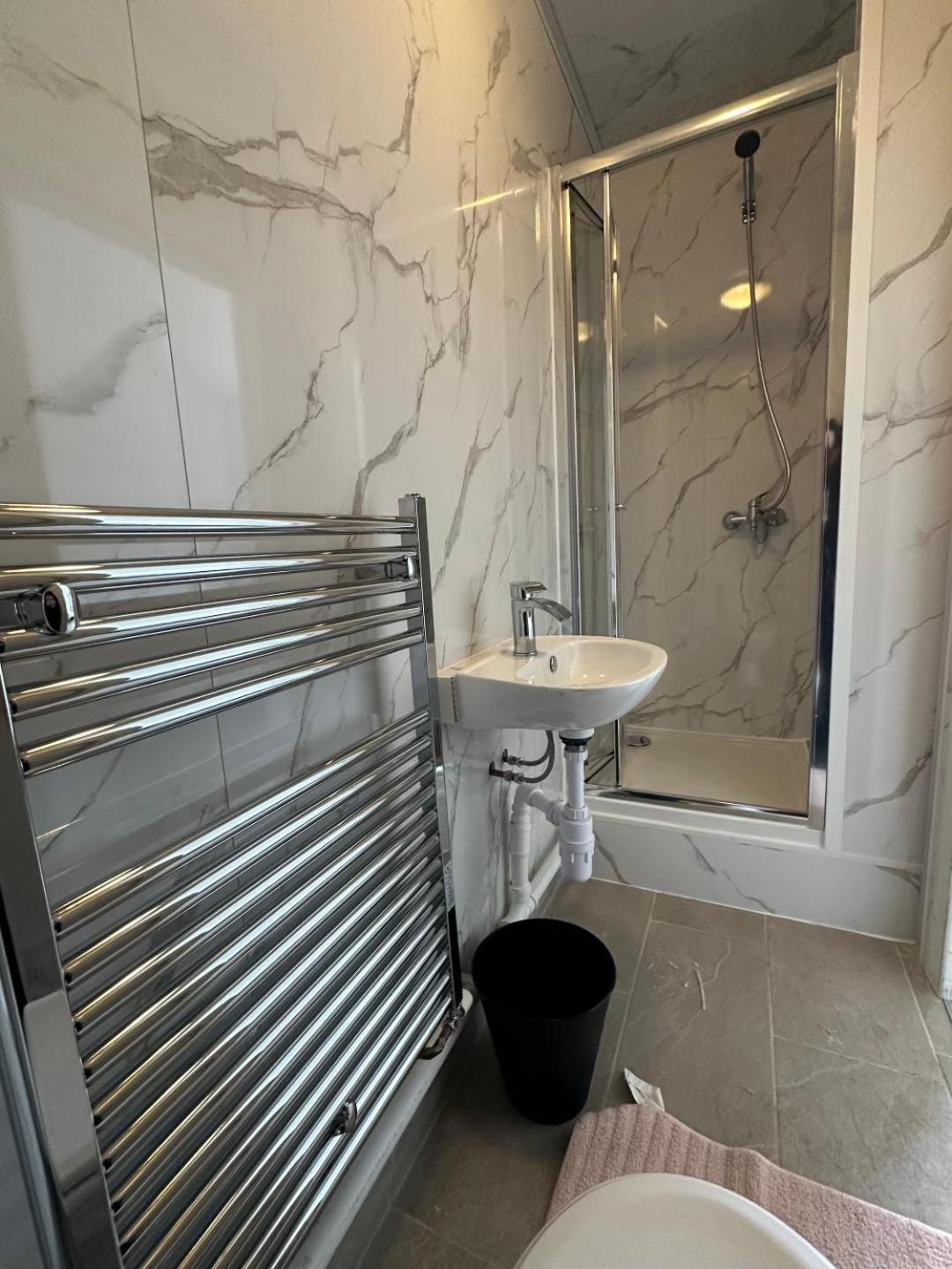 Shakespeare House 6 Bedroom 10 Beds Up To 14 People Derby