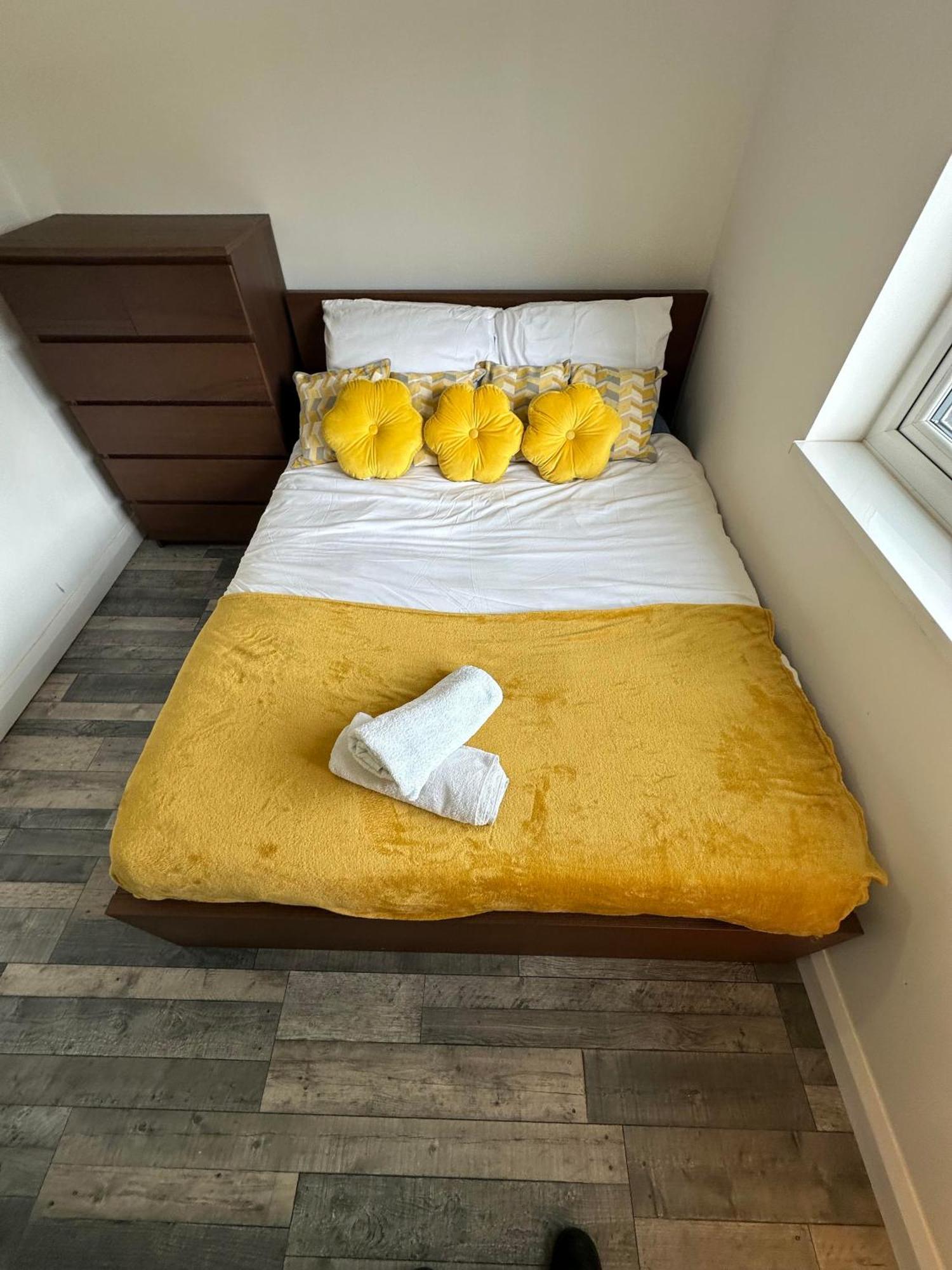 Shakespeare House 19 Bedrooms 30 Beds Up To 42 People