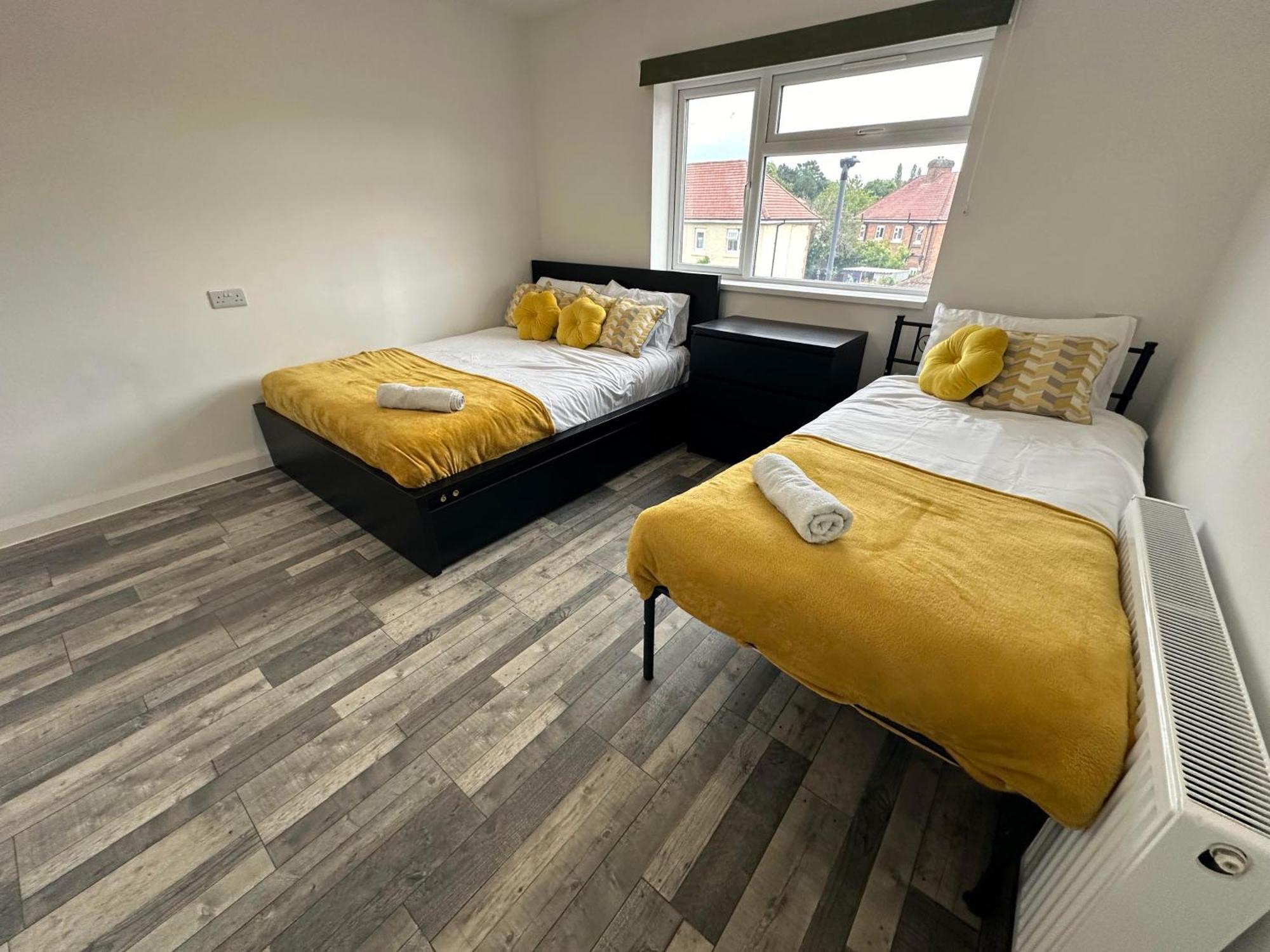 Shakespeare House 19 Bedrooms 30 Beds Up To 42 People Сasa de vacaciones *
