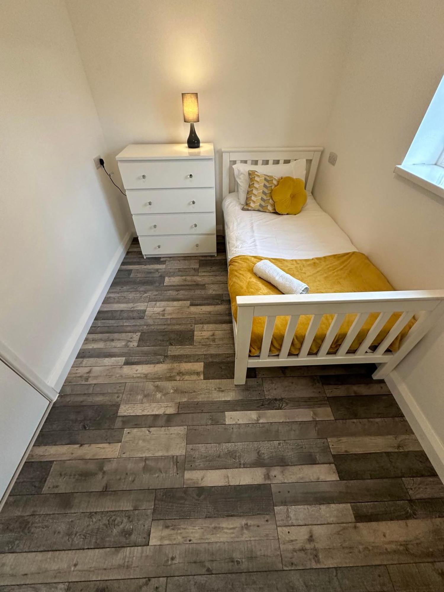 Shakespeare House 19 Bedrooms 30 Beds Up To 42 People Сasa de vacaciones Derby