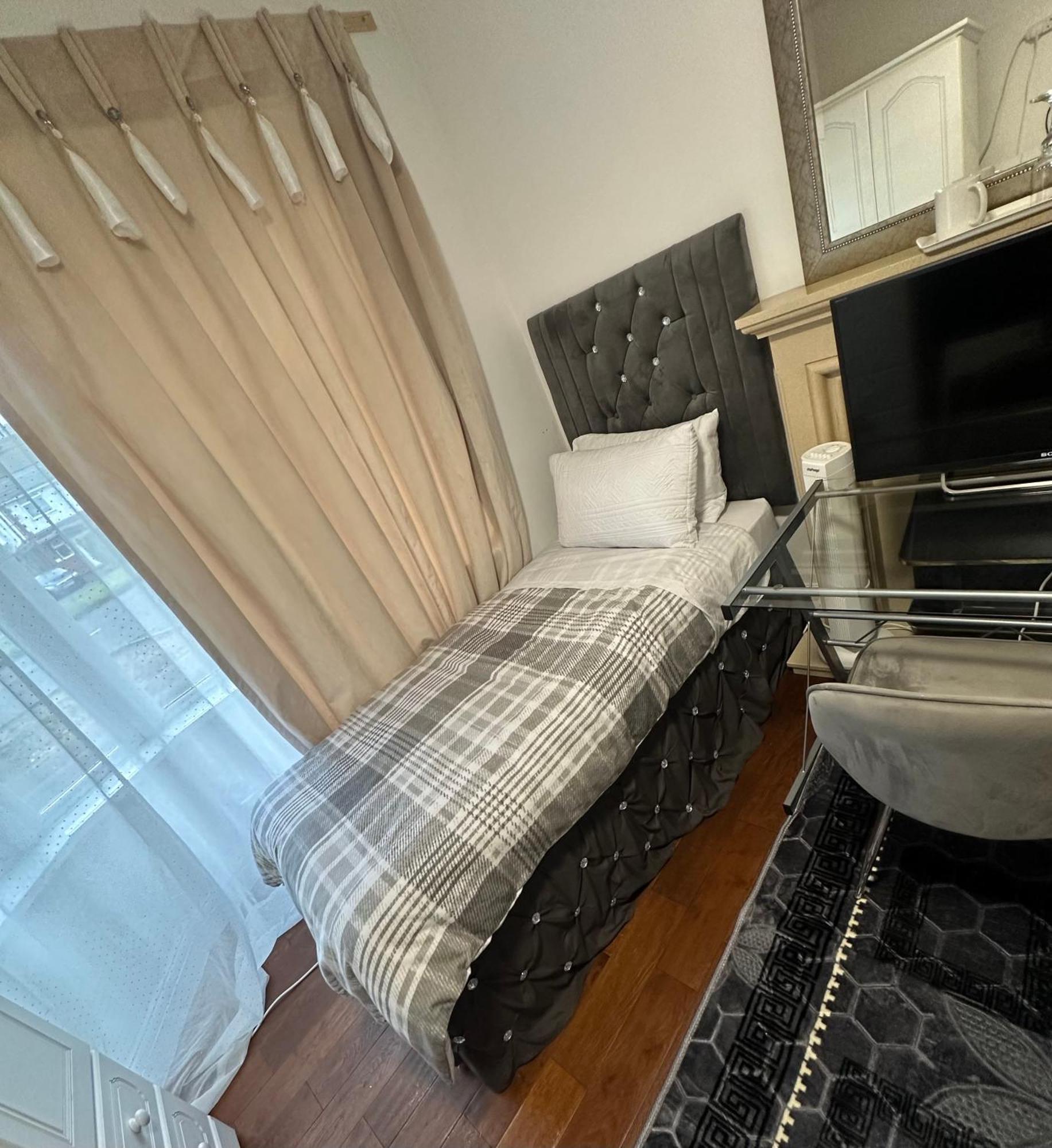 Homestay 144 Warwick Ave *
