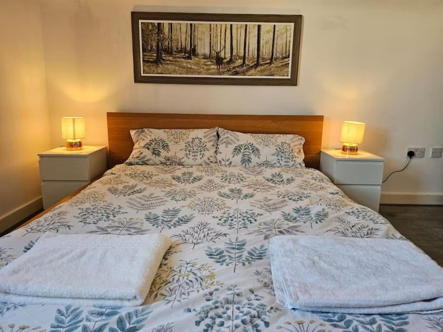 Luxury 1-bed With Free Parking *
