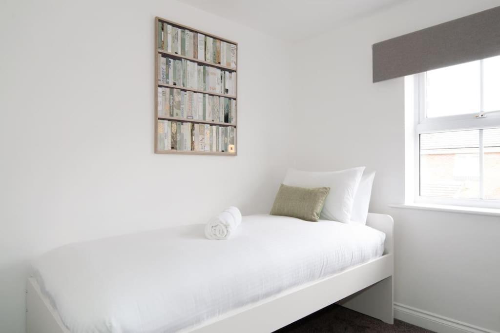 The Voyager - Newly Furnished Holiday home Derby