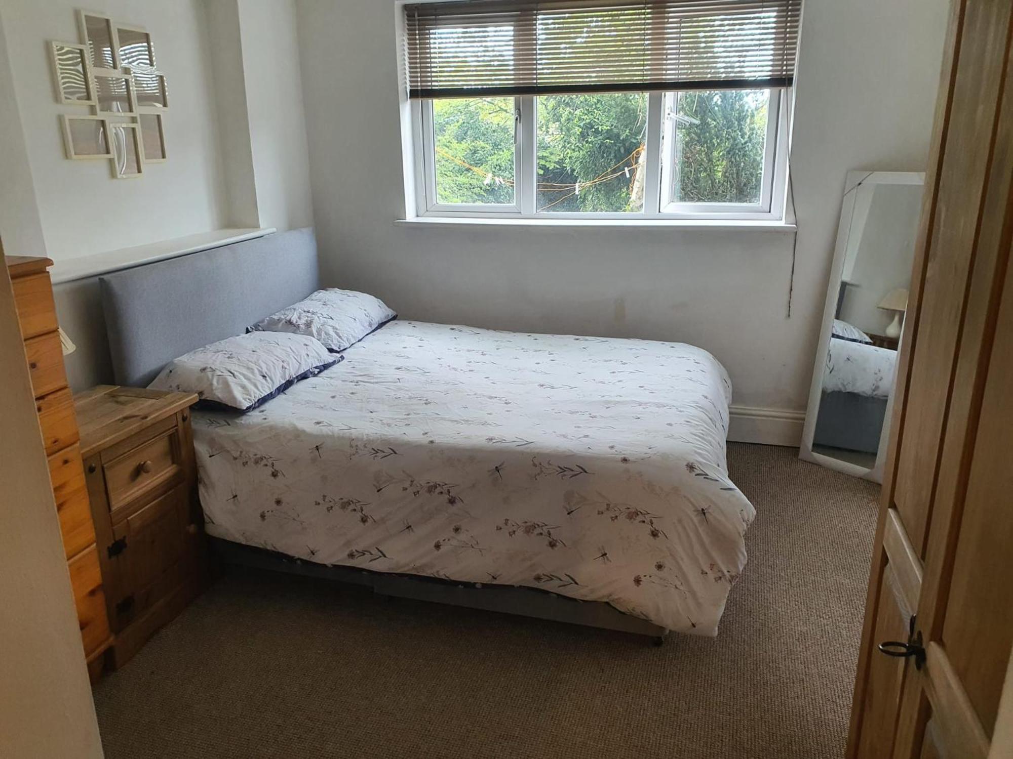 Bed & Breakfast Burton Road Serviced *