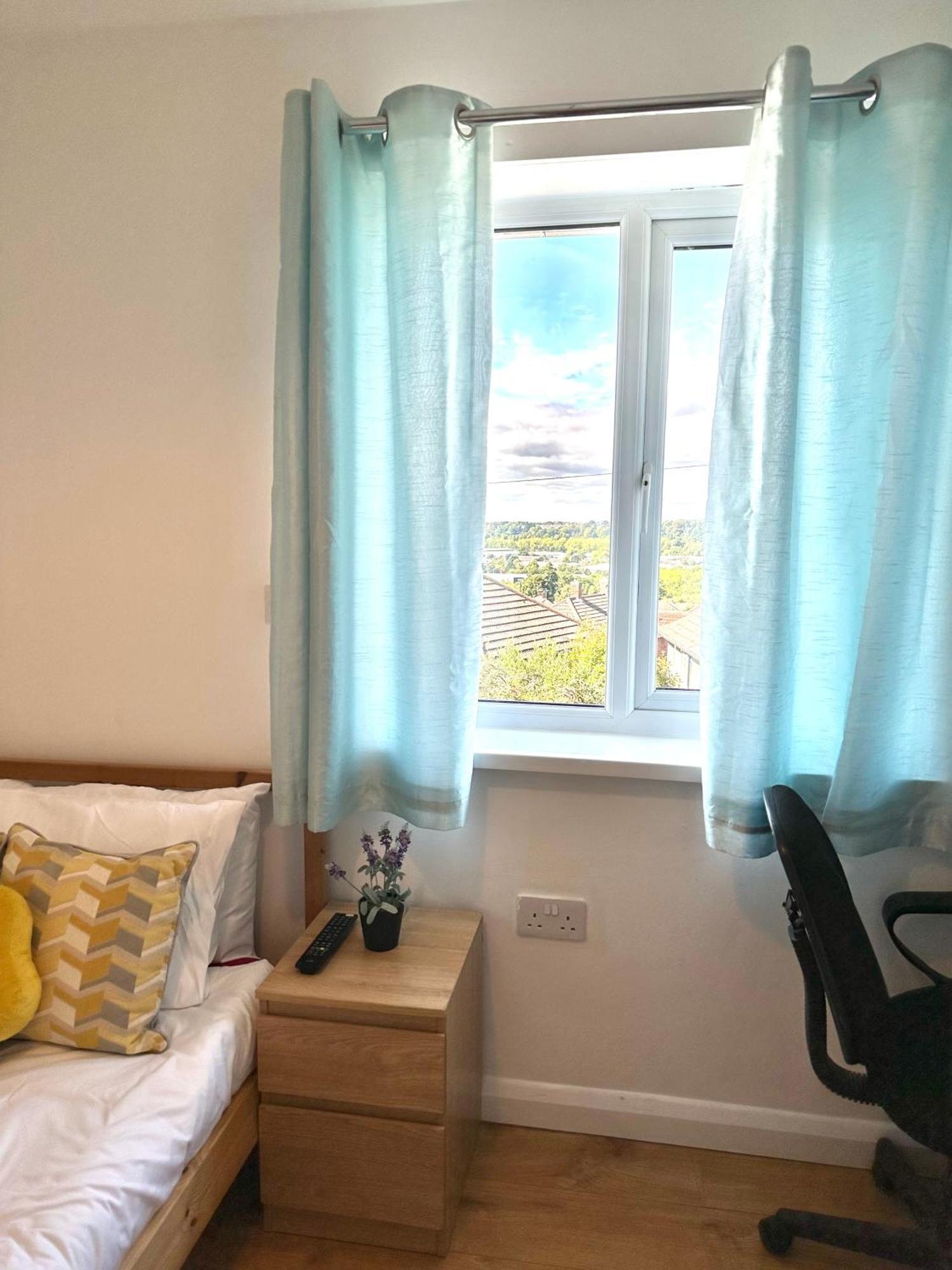 Homestay Langdale House 5 Bedroom 7 Beds 3 Bathrooms Derby