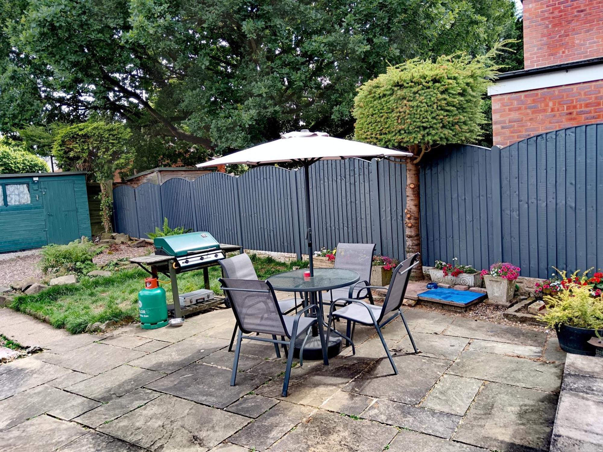Pensión A Lovely 2-bedrooms In - Recently Extended To 355 Feet2 - Up To 4 People Now, Peaceful, With Private Entrance, Free Parking, Kitchenette, Air-con, Heating, X2 Smart Tvs And Super Fast Wi-fi - Bed Options - Singles Or Superking Derby