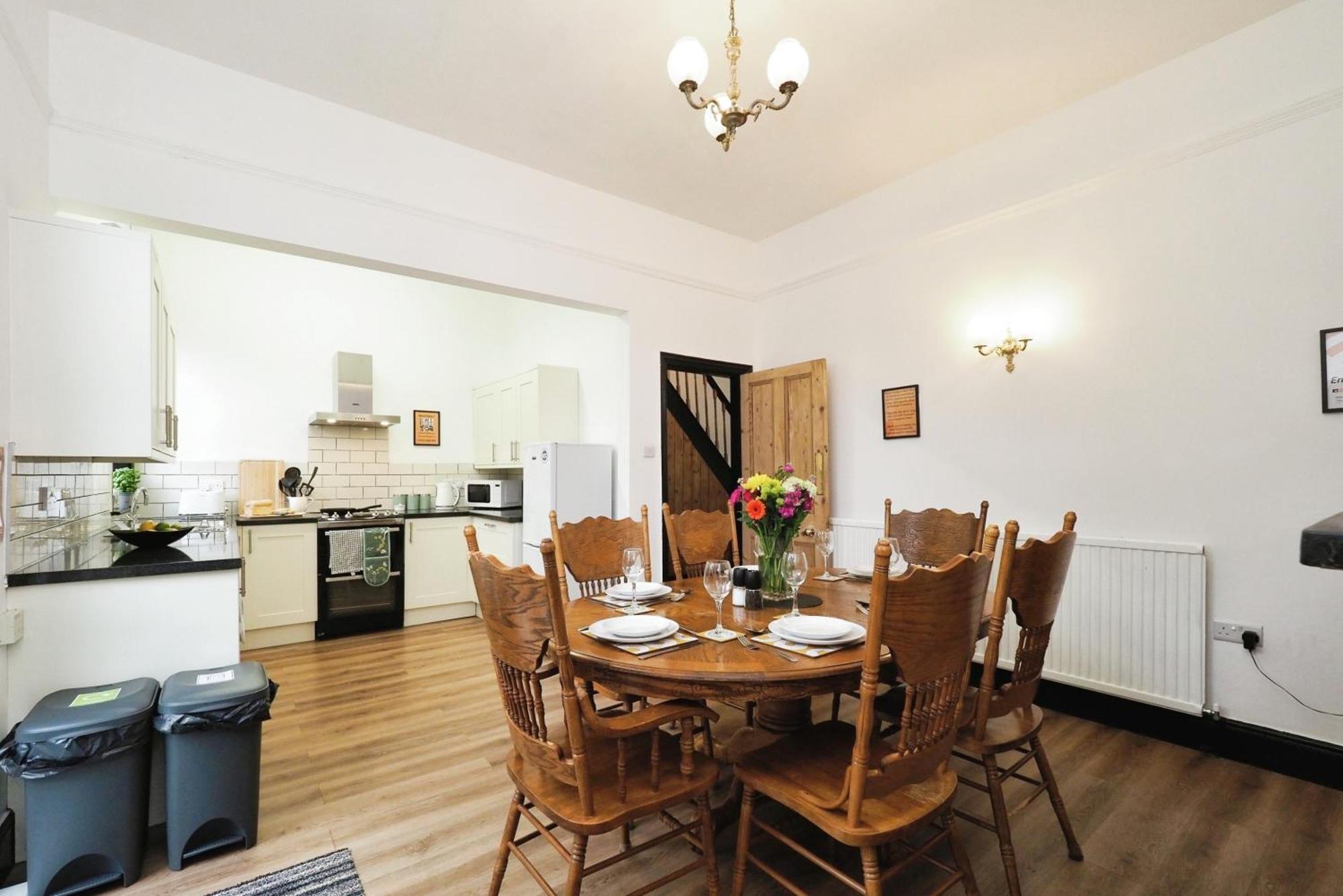 Comfortable & Flexible For Leisure, Corporate & Contractor Guests In Alvaston, *