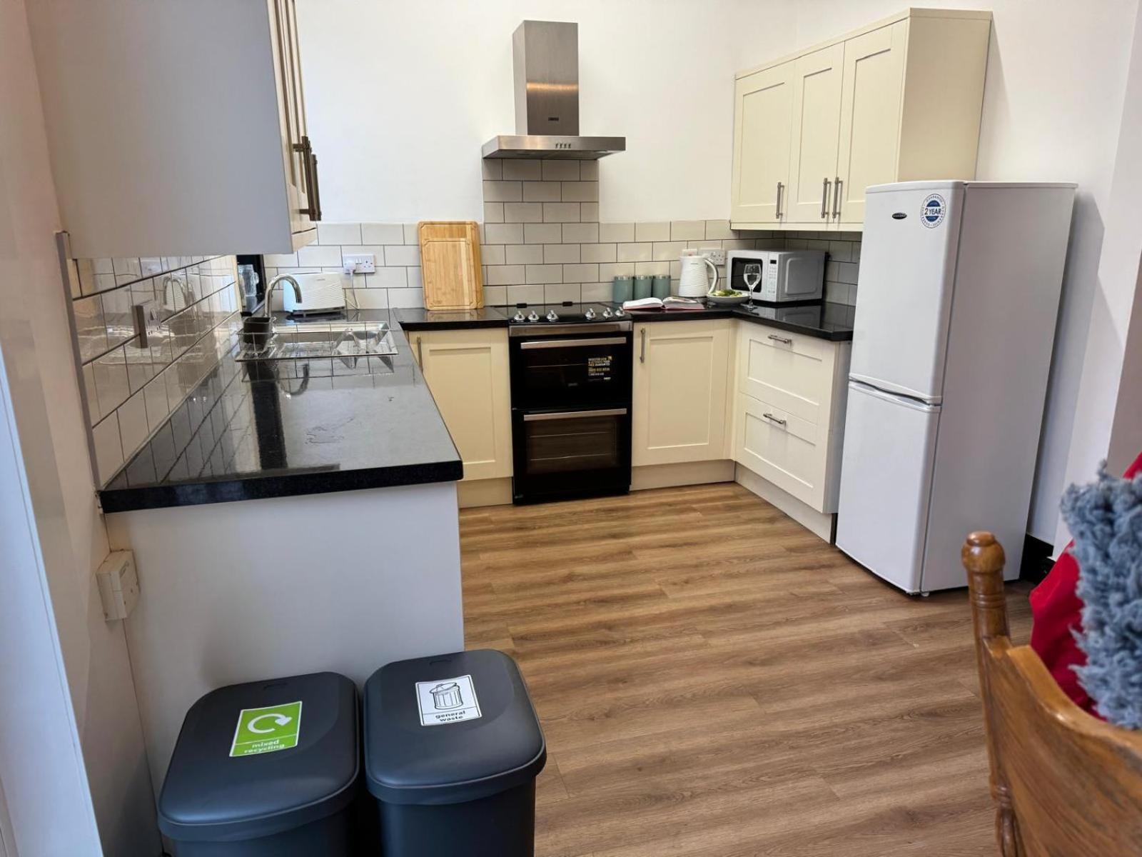 Comfortable & Flexible For Leisure, Corporate & Contractor Guests In Alvaston, * Derby
