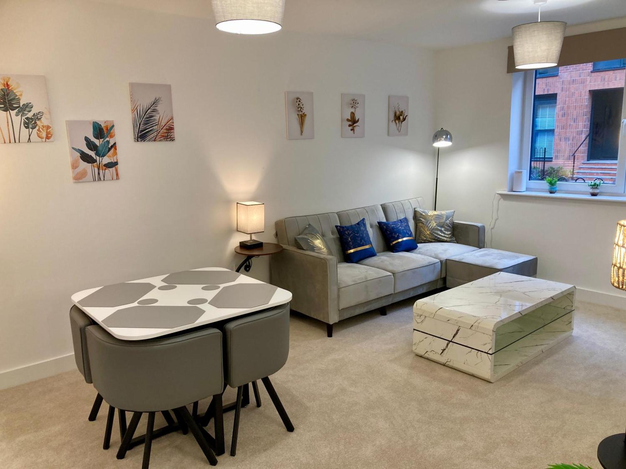 Apartamento 2 Bedroom Luxury Apartment! Center With Free Parking! *