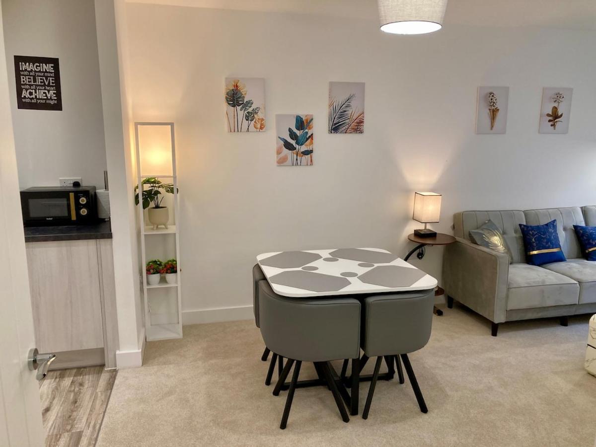 Apartamento 2 Bedroom Luxury Apartment! Center With Free Parking! Derby