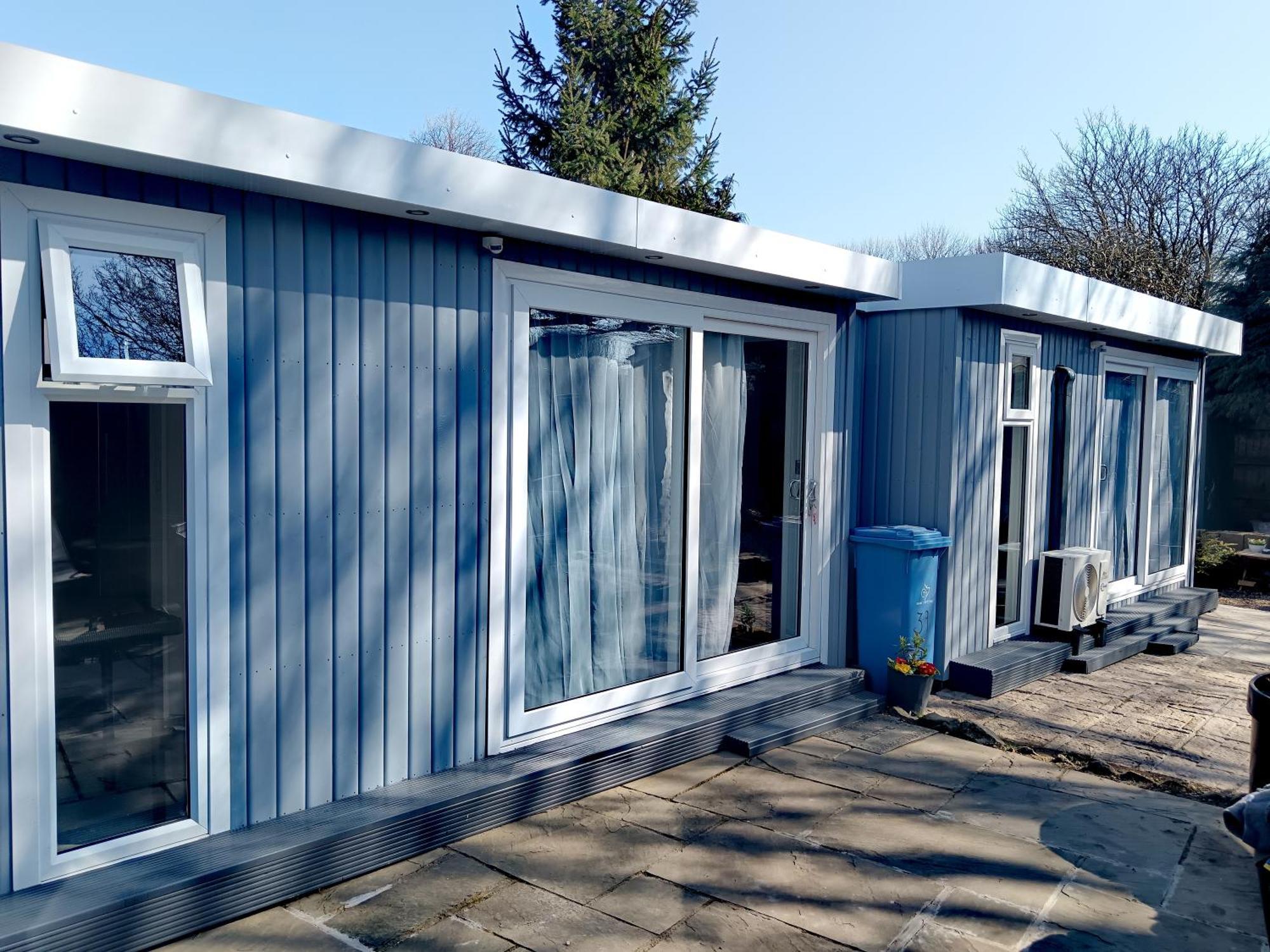A Lovely 2-bedrooms In - Recently Extended To 355 Feet2 - Up To 4 People Now, Peaceful, With Private Entrance, Free Parking, Kitchenette, Air-con, Heating, X2 Smart Tvs And Super Fast Wi-fi - Bed Options - Singles Or Superking *