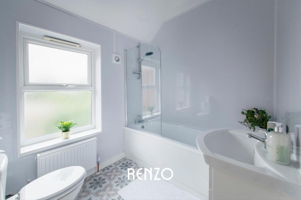 Cosy And Inviting 3-bed In By Renzo, Sleeps 6, Perfect For Contractors! Apartamento Derby