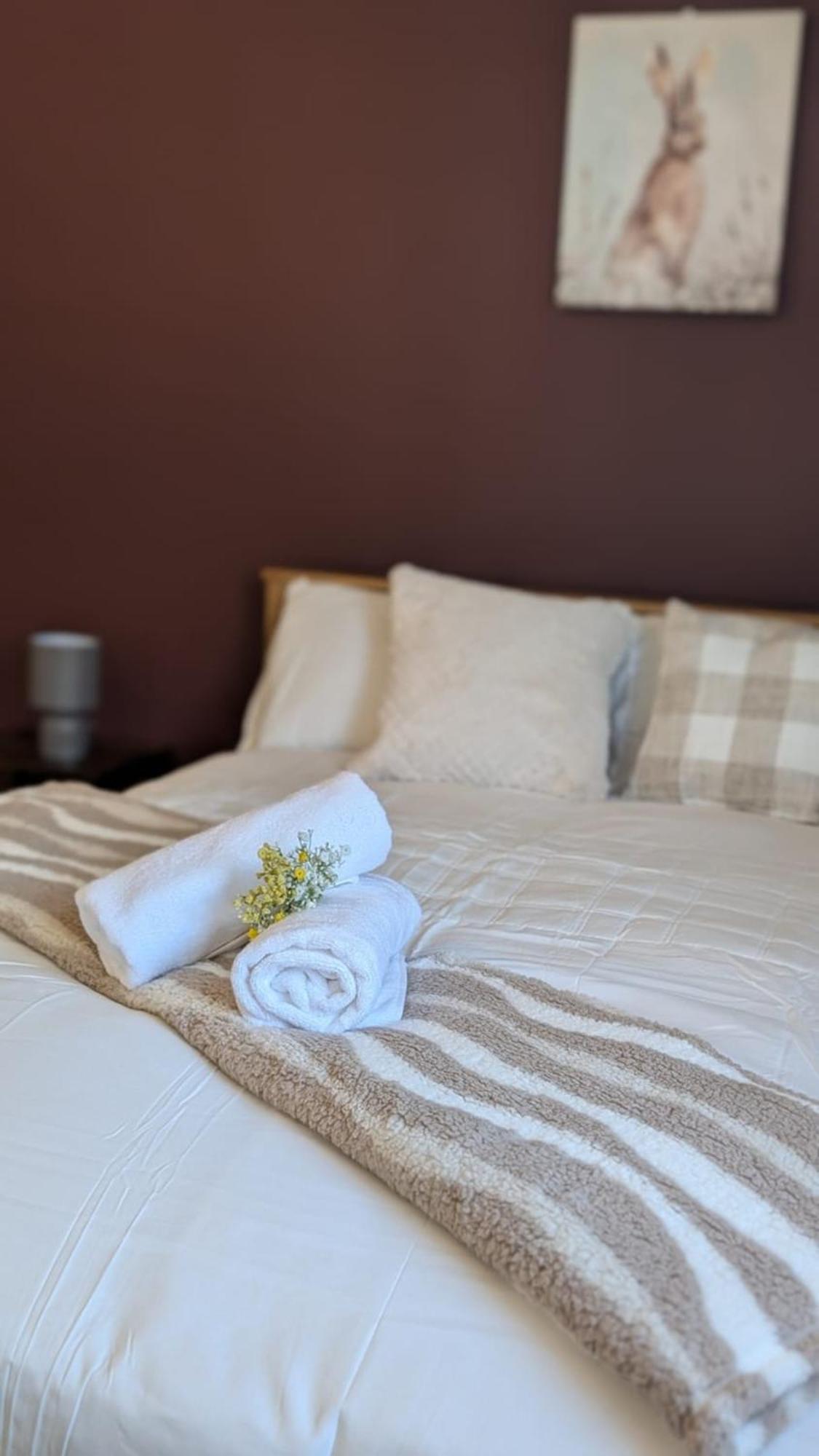 Prime Location 5 Bed Ensuite 6 Bathrooms In Centre