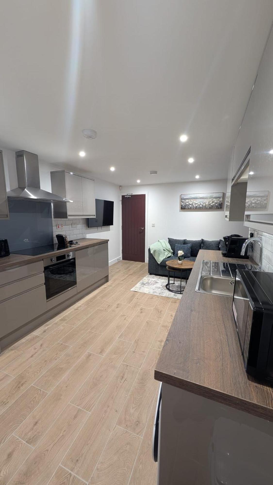 Prime Location 5 Bed Ensuite 6 Bathrooms In Centre Holiday home Derby