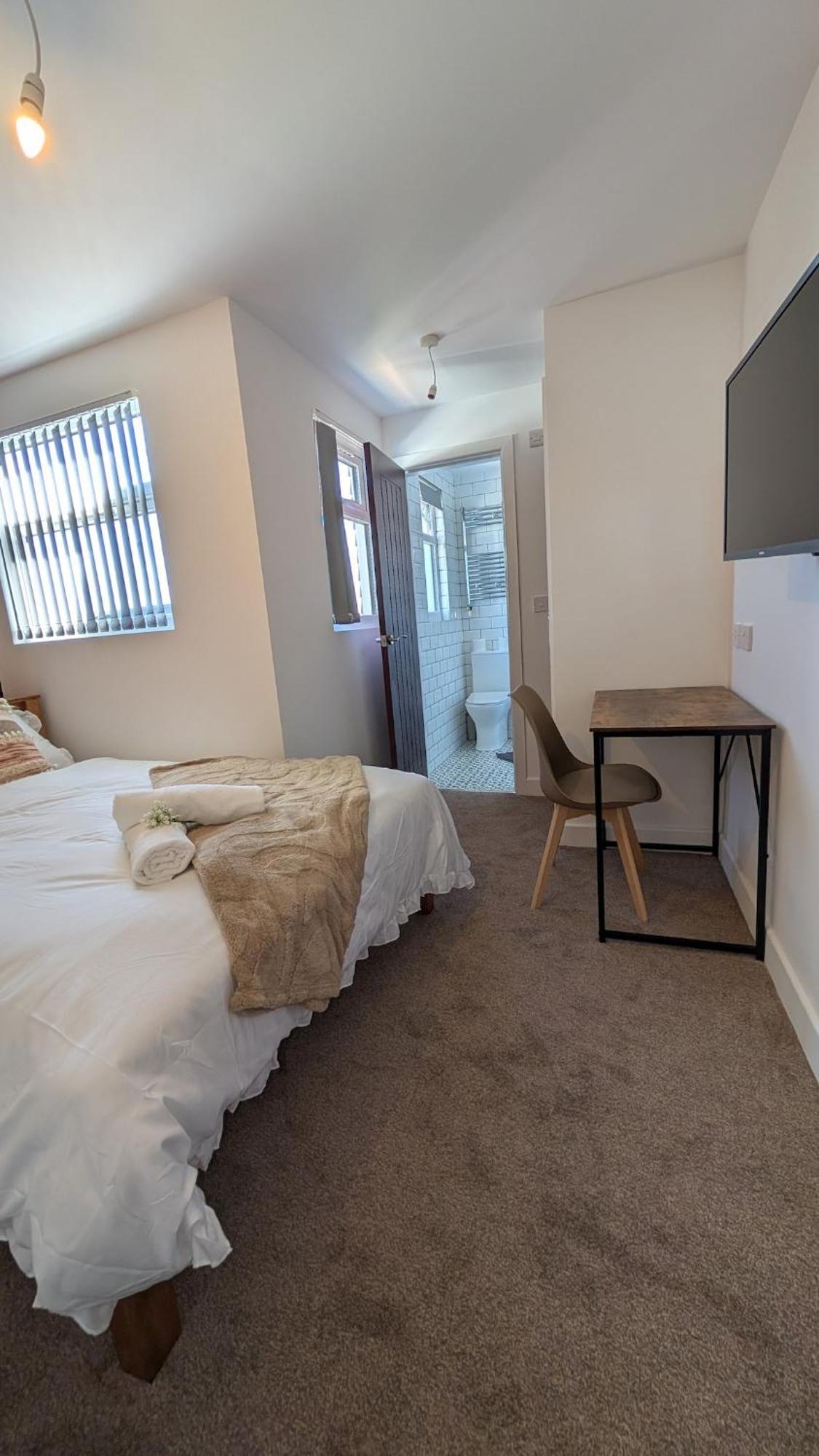 Prime Location 5 Bed Ensuite 6 Bathrooms In Centre Holiday home Derby