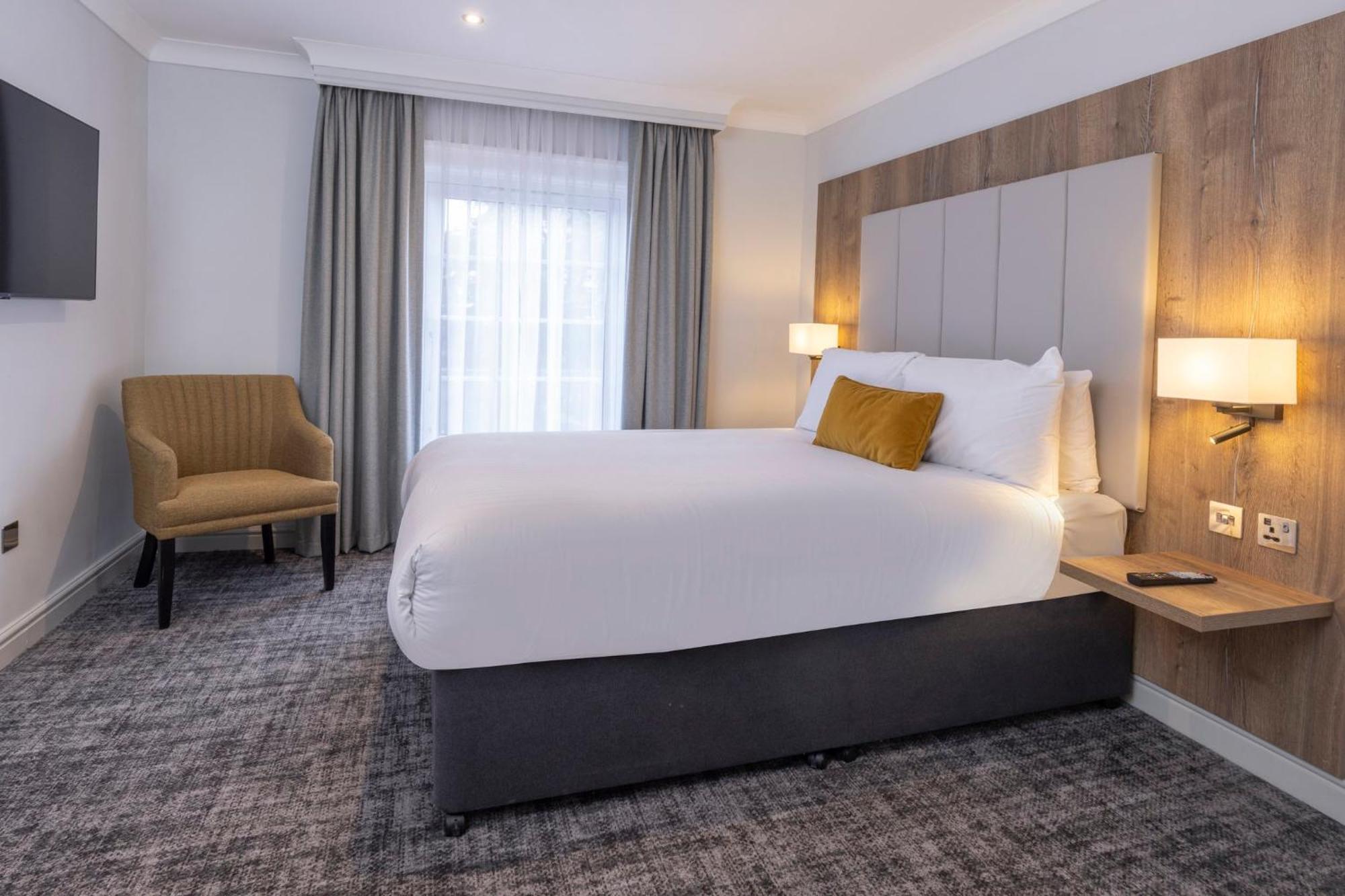 Crowne Plaza East Midlands Airport By Ihg 4*