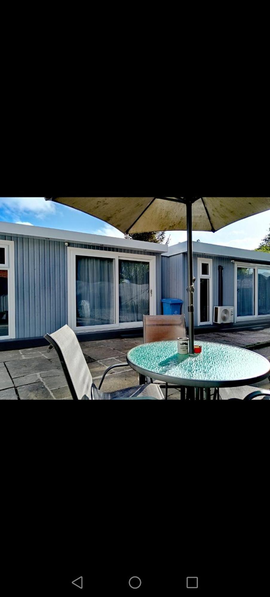 A Lovely 2-bedrooms In - Recently Extended To 355 Feet2 - Up To 4 People Now, Peaceful, With Private Entrance, Free Parking, Kitchenette, Air-con, Heating, X2 Smart Tvs And Super Fast Wi-fi - Bed Options - Singles Or Superking Pensión *